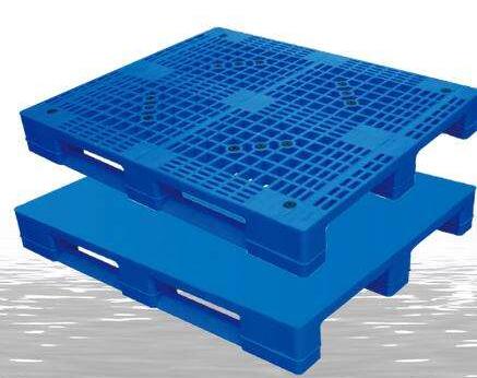為什么北京塑料托盤適用性完勝木托盤?